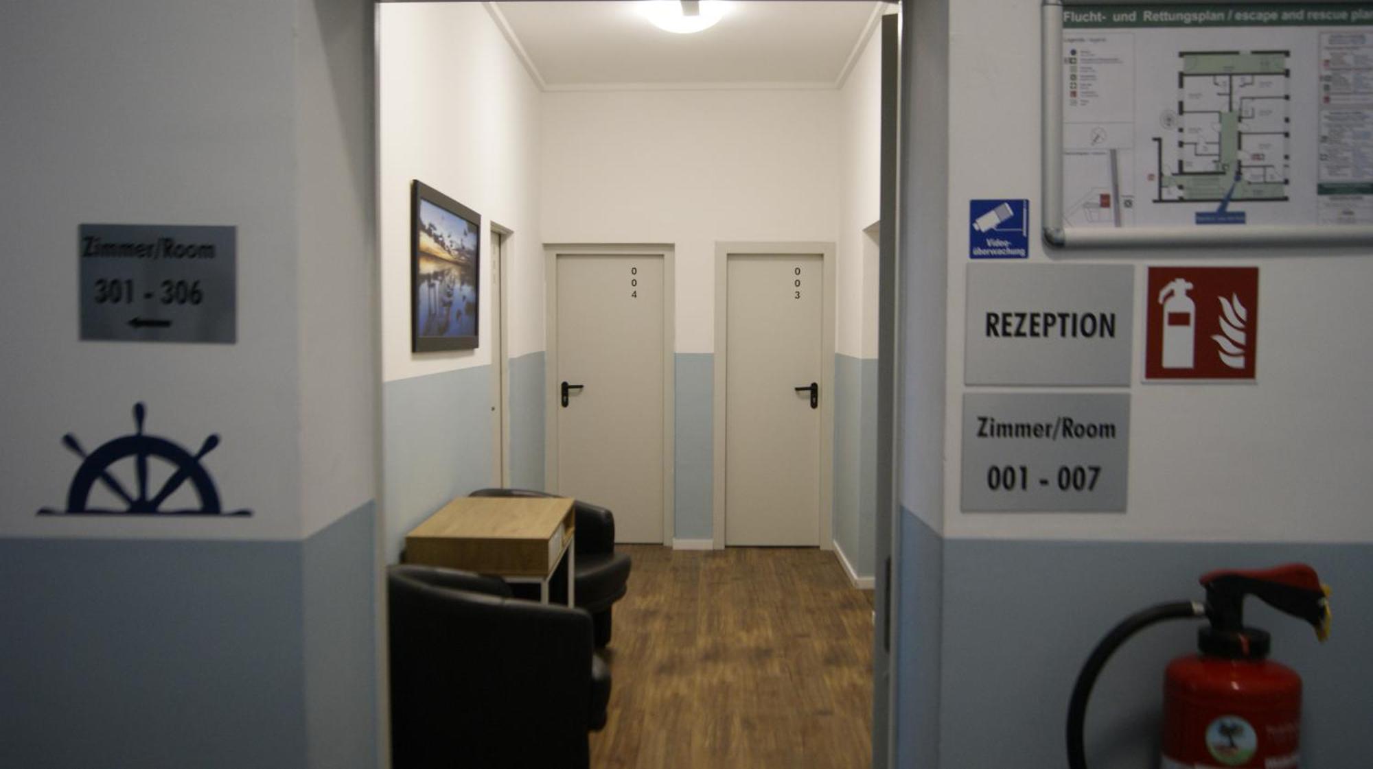 Seehafen Hostel Hamburg Exterior foto